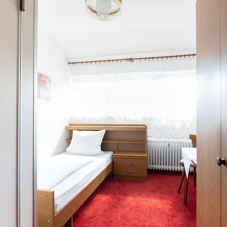 غاستوف كرون بيت ريفي